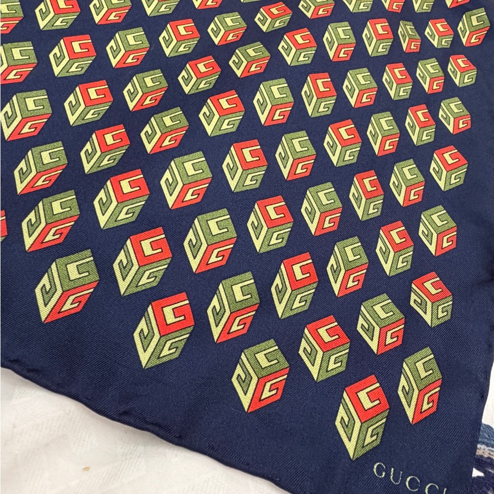 New GUCCI Silk Pocket Square - Picture 4 of 5
